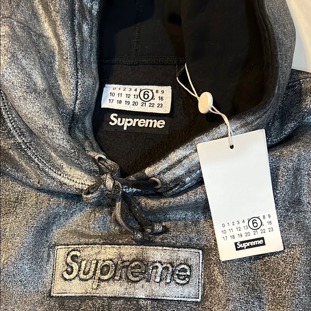 Supreme x MM6 Maison Margiela Foil Box Logo Hooded Sweatshirt ‘Black’ - Picture 2 of 5